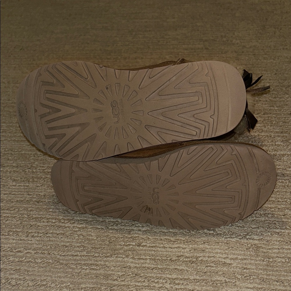 UGG Bailey Bow - image 7